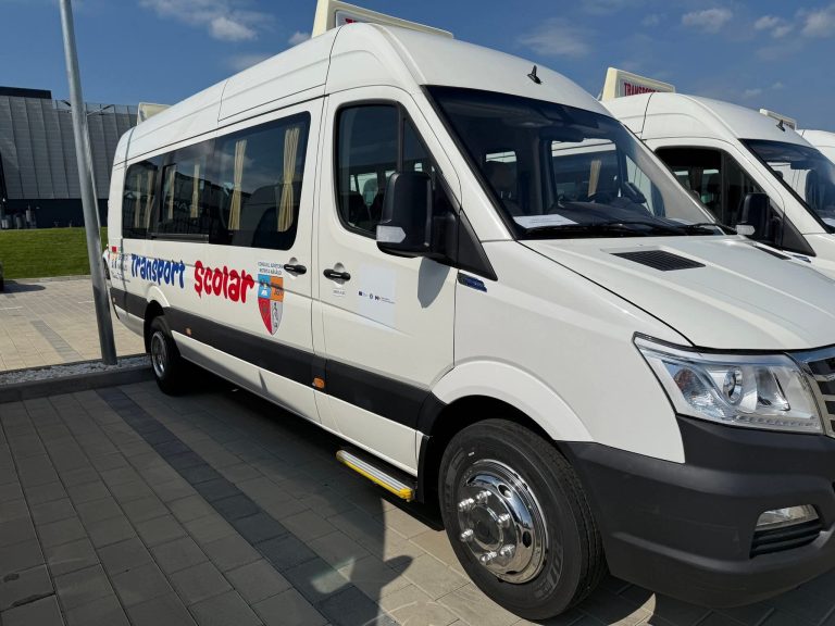 Microbuz electric pentru elevii din Budacu de Jos