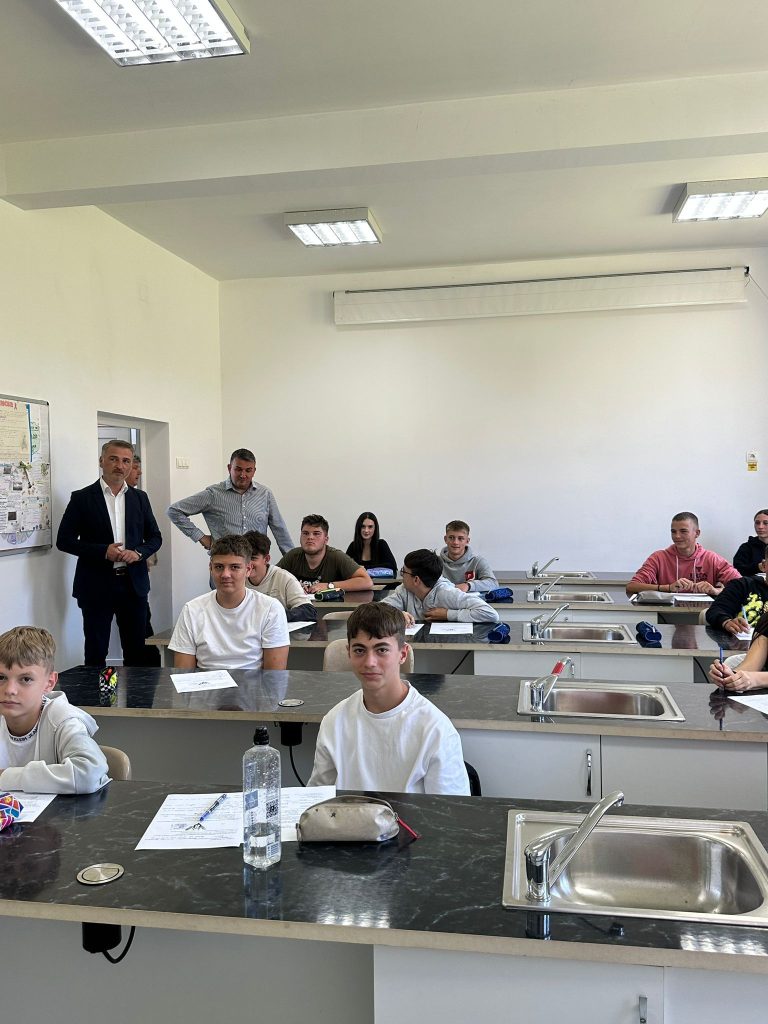 Proiecte în derulare și investiții în educație și sport la Căianu Mic