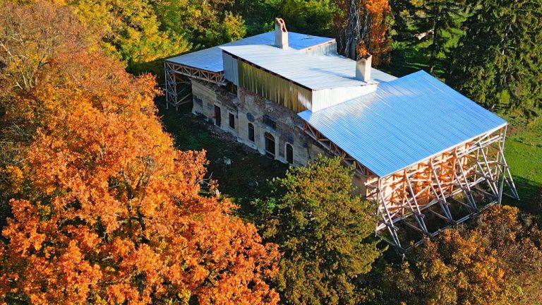 Castelul Teleki din Comlod, în plin proces de reabilitare cu fonduri europene